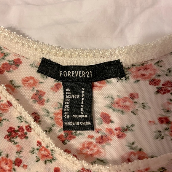 Forever 21 Mesh T shirt Floral - Picture 2 of 3